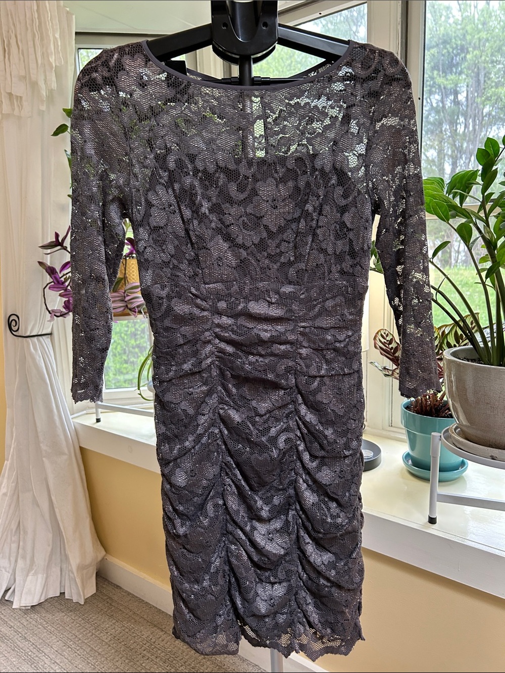 Lace Ruched Sheath Dress - Charcoal Gray